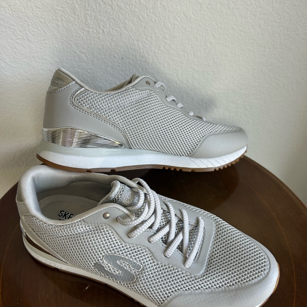 Skechers Metallic Silver and Light Gray Sneakers Air-cooled memory foam